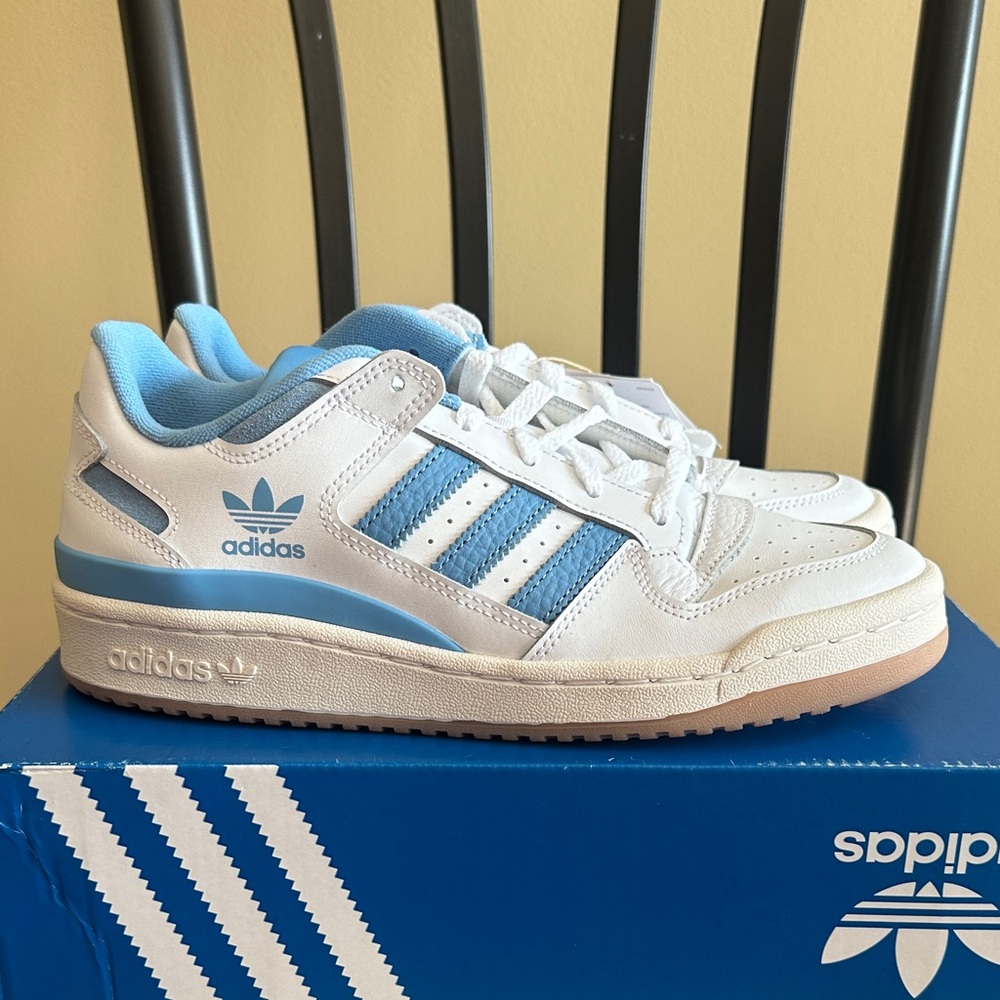 New In Box Men's Adidas Forum Low CL Sneakers